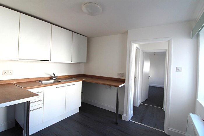 1 Bedroom Flat To Rent In Field Street, Kettering, NN16