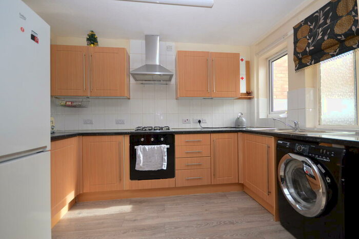 3 Bedroom House To Rent In Springfield Close, Kettering, NN15