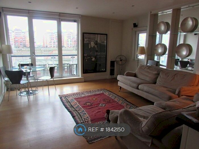 2 Bedroom Flat To Rent In Molasses House, London, SW11