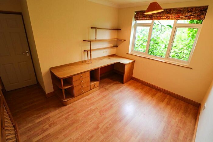 4 Bedroom Detached House For Sale In Lincoln Rd, Deeping Gate, Peterborough, Cambs, PE6