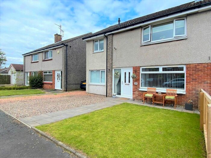 4 Bedroom Semi-Detached House For Sale In Sutherland Drive, Kinross, KY13