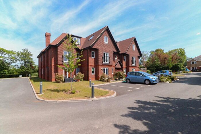2 Bedroom Flat For Sale In Linksfield Road, Westgate-on-Sea, Kent, CT8