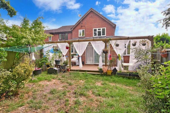 2 Bedroom End Of Terrace House For Sale In Teazlewood Park, Leatherhead, Surrey, KT22