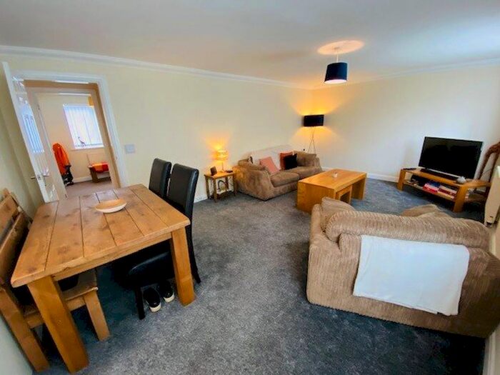 2 Bedroom Flat To Rent In Chorley Old Road, Bolton BL1