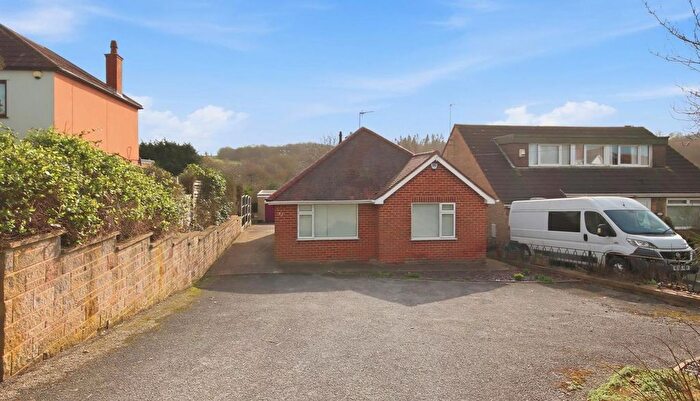 2 Bedroom Detached Bungalow For Sale In The Hill, Glapwell, Chesterfield, S44
