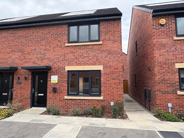 3 Bedroom Semi-Detached House To Rent In Dockers Drive, Hull, HU9