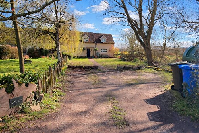 4 Bedroom Semi-Detached House To Rent In Kings Lane, NR34