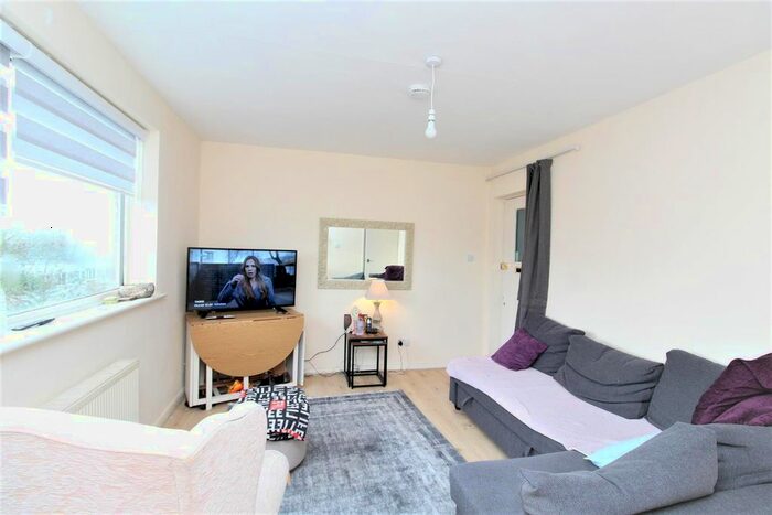 1 Bedroom Flat To Rent In Chase Road, London, N14
