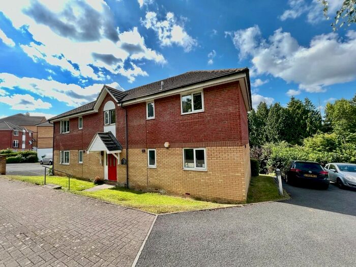 1 Bedroom Flat To Rent In Butlers Close, Crews Hole, Bristol, BS5