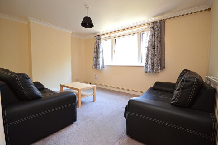 2 Bedroom Flat To Rent In Glengall Grove, Canary Wharf, E14