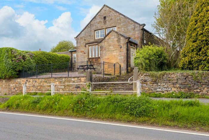 3 Bedroom Semi-Detached House To Rent In Castle Hill, Holmesfield, S18