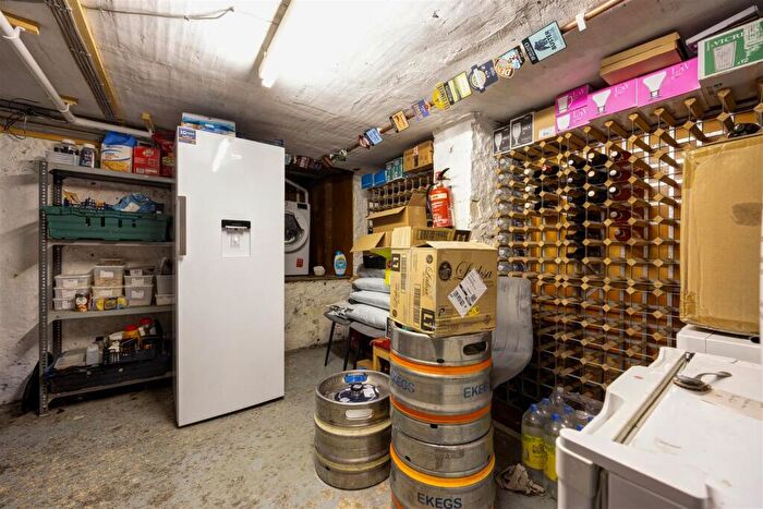 2 Bedroom Restaurant Retail Property / Shop For Sale In Albion House, Ingleton, LA6