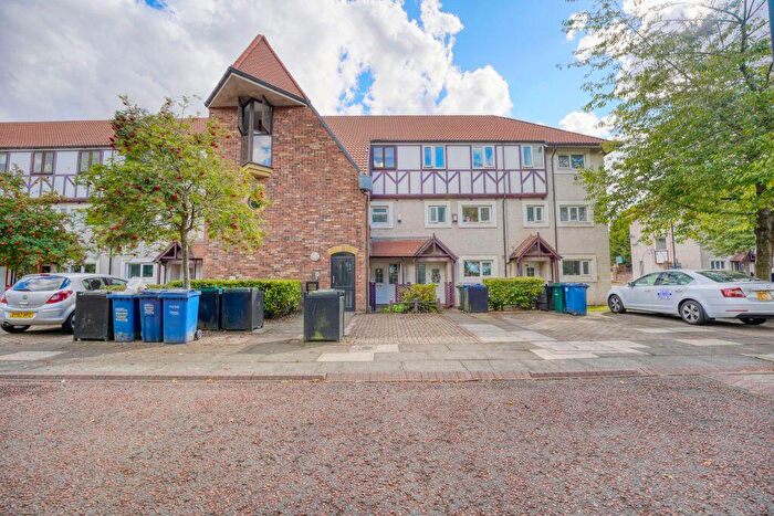 3 Bedroom Maisonette For Sale In Bluebell Dene, Newcastle Upon Tyne, NE5