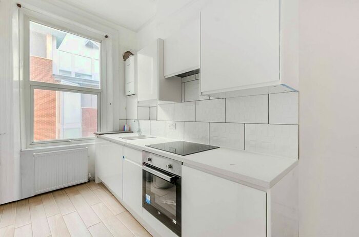 1 Bedroom Flat To Rent In Goldhawk Road, Shepherd's Bush, London, W12