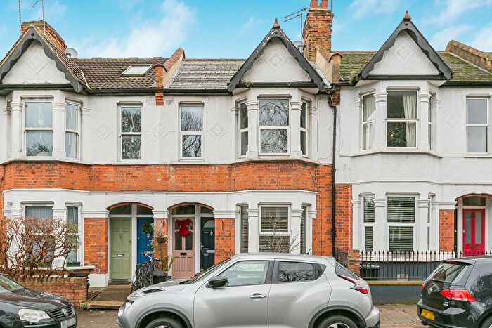 1 Bedroom Flat For Sale In Staines Road, Twickenham, TW2