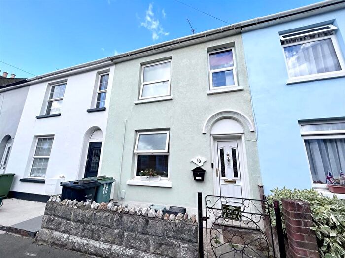 3 Bedroom Terraced House For Sale In Hearn Street, Newport, PO30