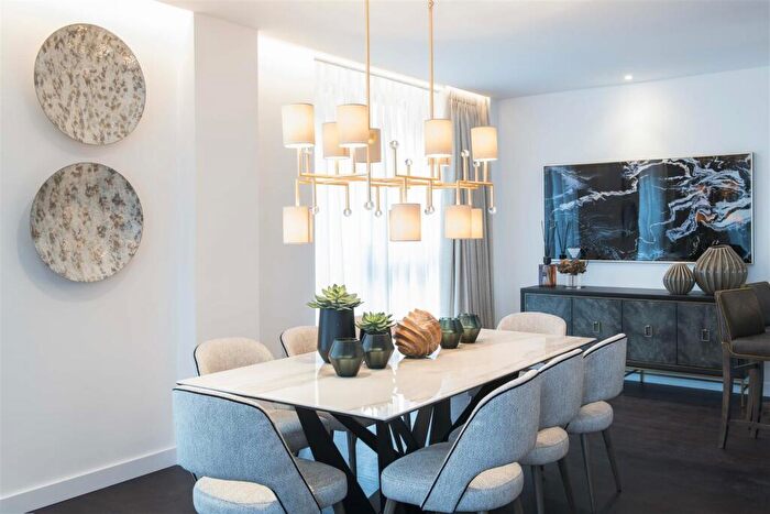 3 Bedroom Flat To Rent In The Residence, Charles Clowes Walk, Nine Elms, London, SW11