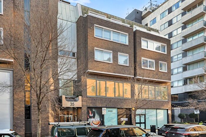 4 Bedroom Flat For Sale In George Street, Marylebone, London, W1U
