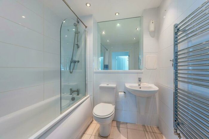 2 Bedroom Flat To Rent In Carshalton Road, Sutton, Carshalton, SM5