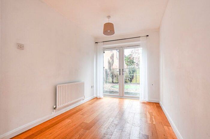 3 Bedroom Detached House For Sale In Kipling Close, Stamford, PE9 - Photo 5