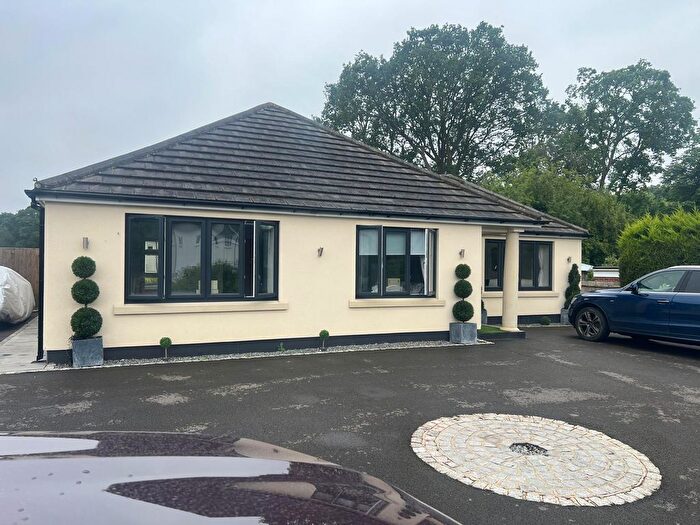 3 Bedroom Bungalow To Rent In Queens Road, GU24