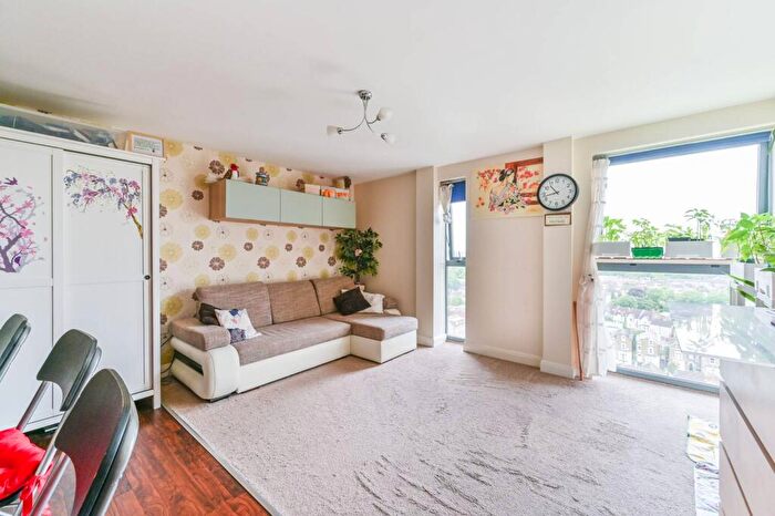 1 Bedroom Flat For Sale In London Road, Croydon, CR0