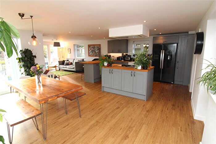 4 Bedroom Detached House For Sale In Grove Road, Fareham, Hampshire, PO16