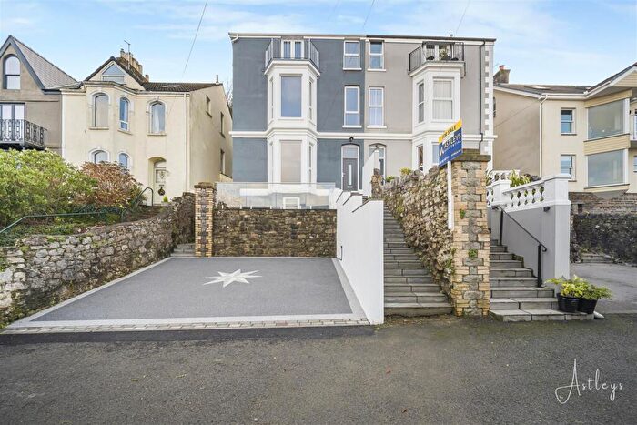 2 Bedroom Apartment For Sale In Overland Road, Mumbles, Swansea, SA3