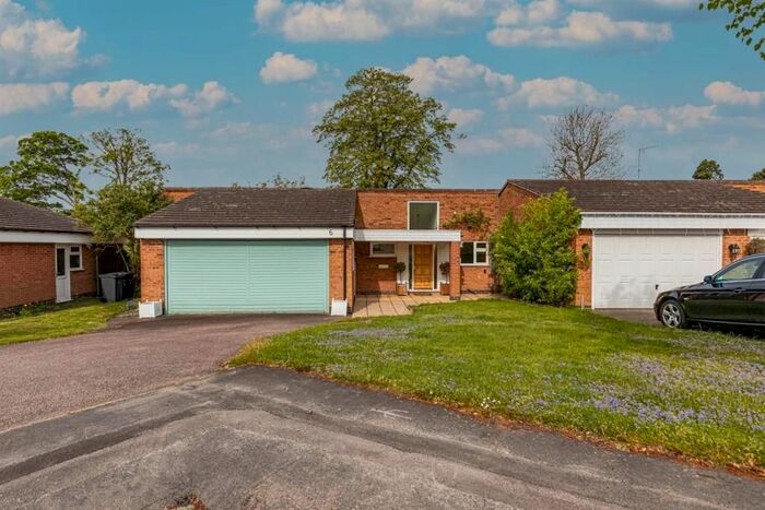 3 Bedroom Bungalow To Rent In Holmleigh Gardens, Thurnby, LE7