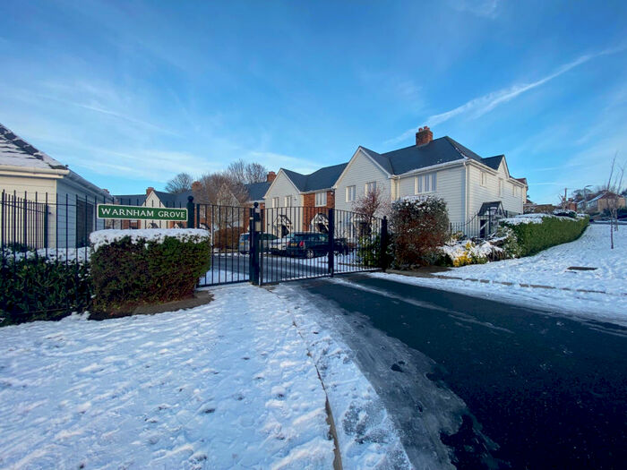 3 Bedroom House To Rent In Warnham Grove, Orpington, BR5