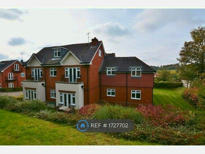 2 Bedroom Flat To Rent In Folleys Place, Loudwater, High Wycombe, HP10
