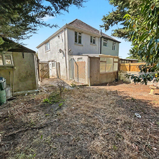 3 Bedroom Semi-Detached House For Sale In Christchurch, BH23