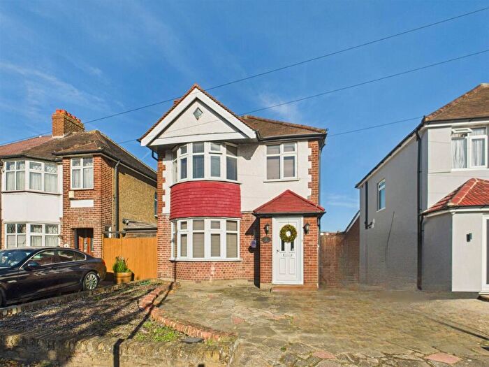 3 Bedroom Detached House For Sale In Angus Drive, Ruislip, HA4