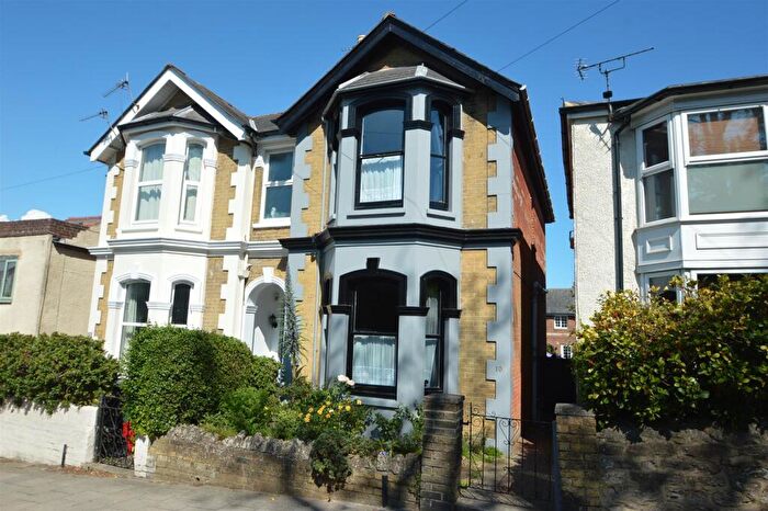 3 Bedroom Semi-Detached House For Sale In Central Ryde, PO33