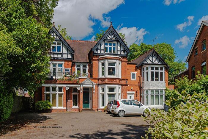 2 Bedroom Flat For Sale In Wake Green Road, Moseley And Kings Heath, Birmingham, B13