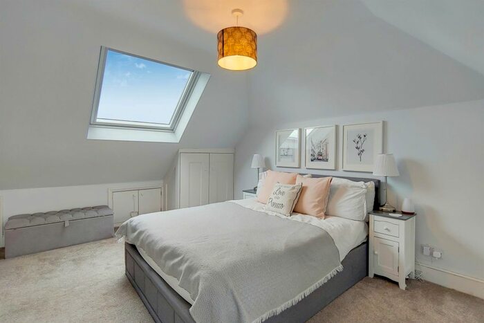 2 Bedroom Flat To Rent In Lyham Road, London, SW2