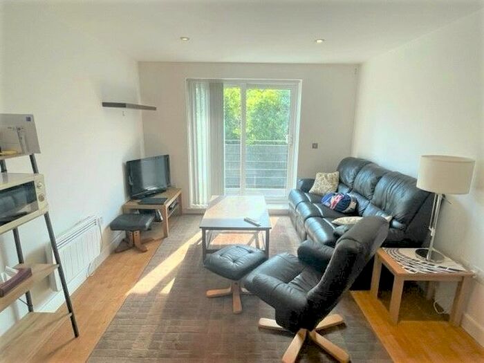 2 Bedroom Flat To Rent In Rosegate House, Hereford Road, London, E3