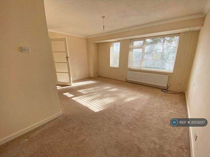 1 Bedroom Flat To Rent In Forest Gate, Ringwood, BH24