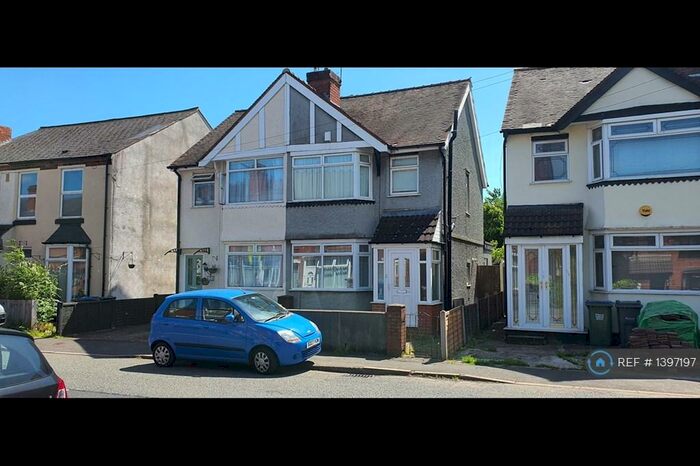 3 Bedroom Semi-Detached House To Rent In Titford Road, Oldbury, B69