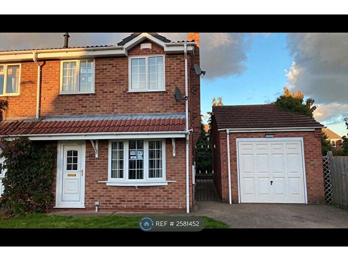 3 Bedroom Semi Detached House To Rent In Goldfinch Close, Mansfield, NG18
