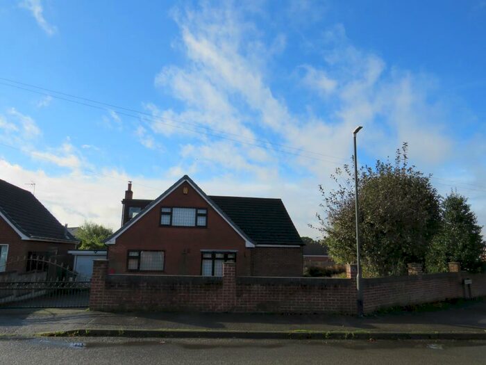 4 Bedroom Detached Bungalow To Rent In Maple Avenue, Ripley, DE5