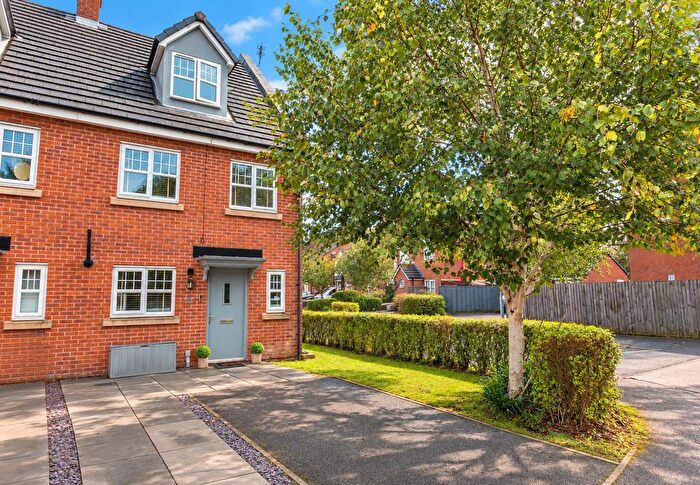 4 Bedroom Terraced House For Sale In Valley Mill Lane, Bury, BL9