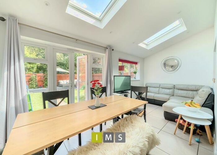 6 Bedroom Detached House For Sale In Brickhill Way, Buckingham, MK18