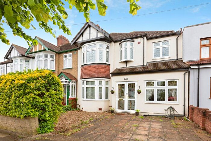4 Bedroom Semi-Detached House For Sale In Glenthorne Gardens, Ilford, IG6