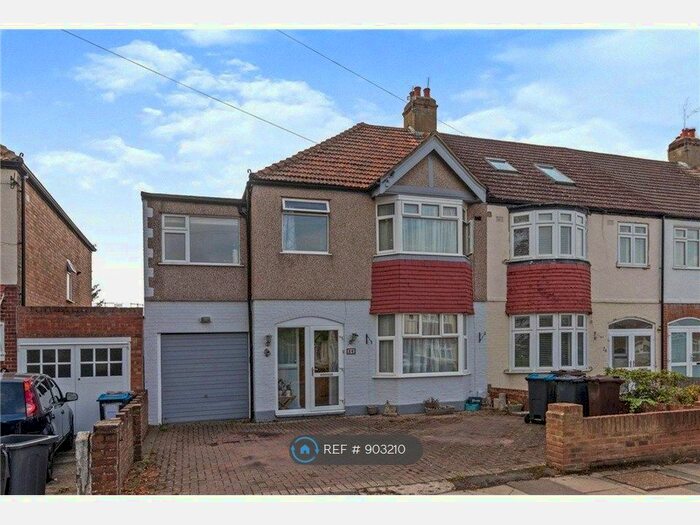 3 Bedroom Semi-Detached House To Rent In Arthur Road, New Malden, KT3