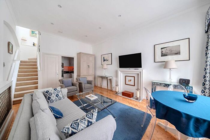 1 Bedroom Mews To Rent In Eaton Terrace Mews, Belgravia, London, SW1W