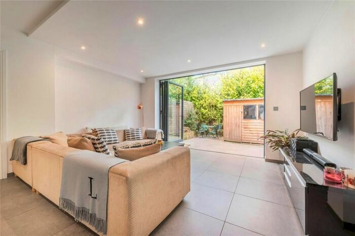 4 Bedroom Terraced House To Rent In Milton Court, Chesterton Close, London, SW18