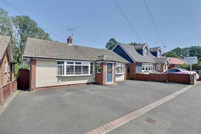 4 Bedroom Bungalow For Sale In Greenfield Crescent, Waterlooville, PO8