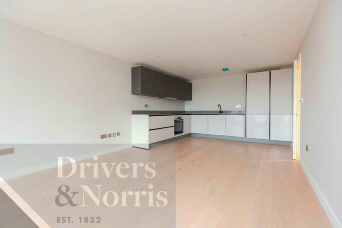 1 Bedroom Apartment To Rent In Tottenham Lane, Crouch End, London, N8