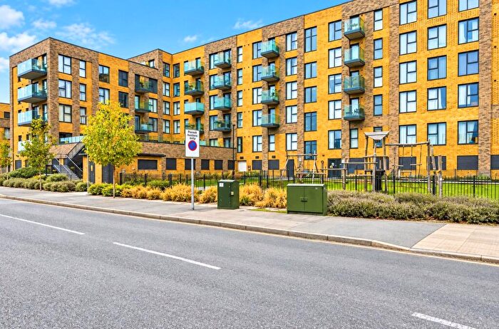 2 Bedroom Apartment For Sale In James Smith Court, Dartford, Kent, DA1